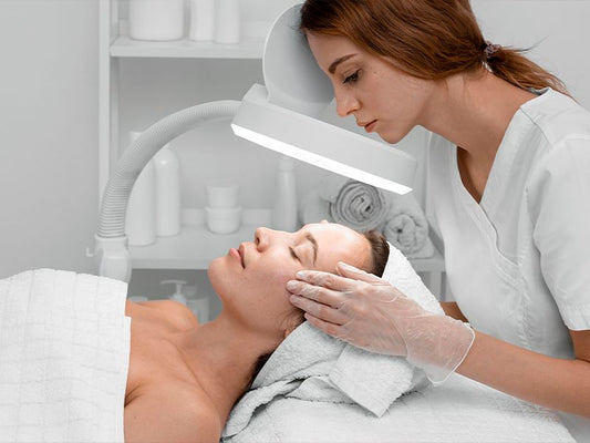 How Does Skin Treatment with Red Light Work?